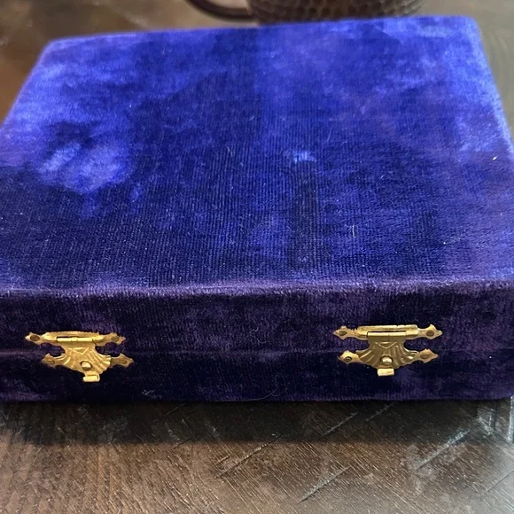 Elegant Silver Goblet Set - Picture 5 of 5